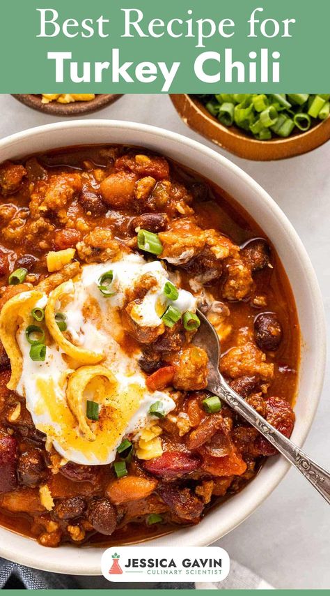 This turkey chili recipe is my absolute go-to when it comes to warm and comforting meals. It's bursting with flavor and packed with lean protein from juicy ground turkey. 🦃💪 With a mix of aromatic spices, fresh veggies, and hearty beans, this chili is a real crowd-pleaser. 🌶️🍅 Whether you're hosting a game day gathering or simply craving a comforting bowl for dinner, this recipe has got you covered. 🏈❤️ Head over to my blog for the full recipe and get ready to cozy up with a bowl of this Ground Turkey Chilli, Panera Turkey Chili, Spicy Turkey Chili, Ground Turkey Chili Recipe, Turkey Chili Recipe Crockpot, Chili Recipe Stovetop, Best Turkey Recipe, Turkey Chilli, Ground Turkey Chili