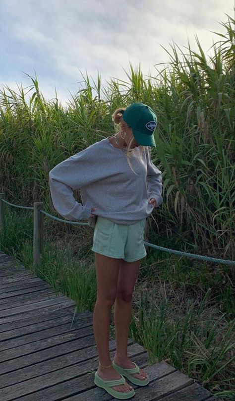 South Carolina Outfits, Trip Outfit, North Carolina Beaches, Beach Fits, Trip Outfits, Ootd Inspo, Summer Inspo, Skater Girls, Cute Fits