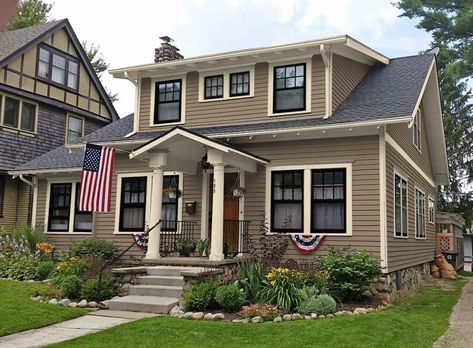 Exterior Paint Color Portfolio Archives - Page 32 of 34 - OldHouseGuy Blog Historical Exterior Paint Colors, Craftsman Exterior Paint Colors, Green House Color, Craftsman Porch, Best Exterior House Paint, Exterior Siding Colors, Exterior House Siding, Best Exterior Paint, Exterior Drawing