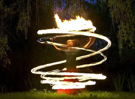 Today I'm looking for ideas for future photo shoots. I'll definitely do some with fire this summer. :) Fire Spinning, Dancer Photo, Fire Poi, Light Painting Photography, Fire Fans, Fire Dancer, Fire Image, Future Photos, Brown Photography