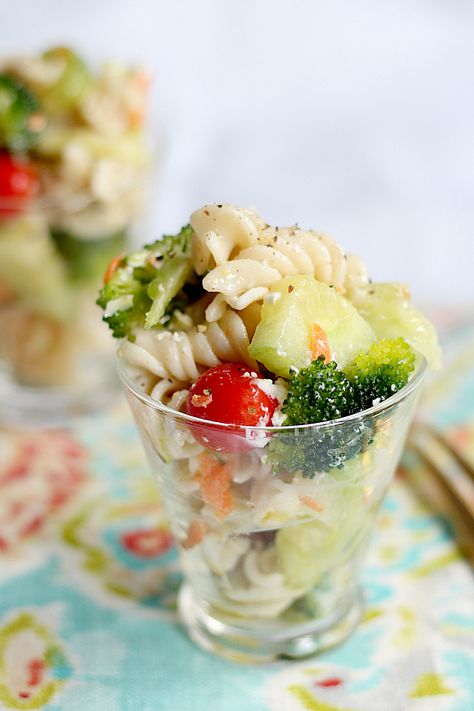 EAsiest Gluten Free Cold Pasta Salad. Must make this because my kids adore it! Pasta Salad In A Cup, Pasta Salad Cups Wedding, Gluten Free Cold Pasta Salad, Pasta Salad Gluten Free Dairy Free, Pasta Salad For Kids Lunch Boxes, Easy Cold Pasta Salad, Italian Dressing Pasta Salad, Pasta Cup, Italian Dressing Recipes