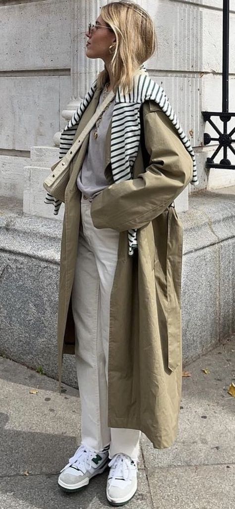 Spring Trench Coat 2023, London Street Style 2023 Spring, Trench Coat Street Style 2023, European Street Style Winter, Copenhagen Street Style Spring, Copenhagen Street Style 2023, London Street Style 2023, Danish Fashion Copenhagen Street Style, Copenhagen Street Style Summer