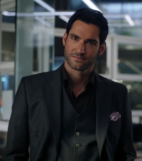 Lucifer Morningstar Tom Ellis, Tom Ellis Hot Lucifer, Tom Ellis Aesthetic, Tom Ellis Cute, Smash Characters, Tom Ellis Lucifer, Tom Ellis, Lucifer Morningstar, Book People