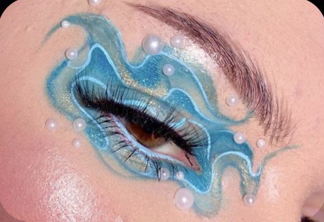 Makeup Ideas With Pearls, Blue Makeup Ideas, Mekap Mata, 20 Makeup, Makeup Drawing, Cute Eye Makeup, Face Art Makeup, Barbie Makeup, Swag Makeup