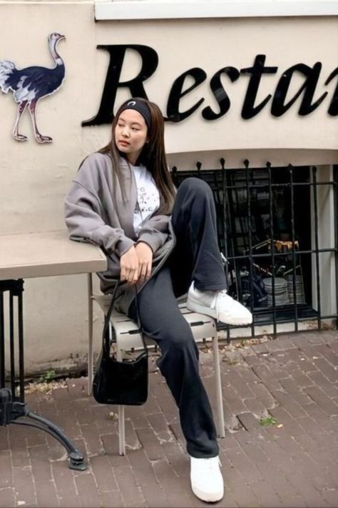 Blackpink Jennie Style, Blackpink Jennie Outfit, Blackpink Clothes, Jennie Fashion, Jennie Style, Kpop Clothing, Gf Material, Oufits Casual, K Fashion