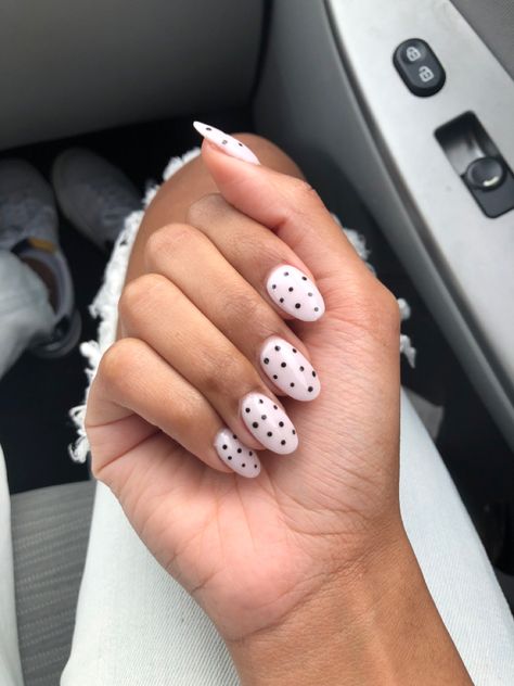 White With Red Polka Dots Nails, White With Black Dots Nails, White Nails Black Polka Dots, Nail Inspo Polka Dots, Black And White Nails Polka Dots, Red Nails With White Polka Dots, Pokadot Nails French Tip, Simple Polka Dot Nails, Polk A Dot Nails