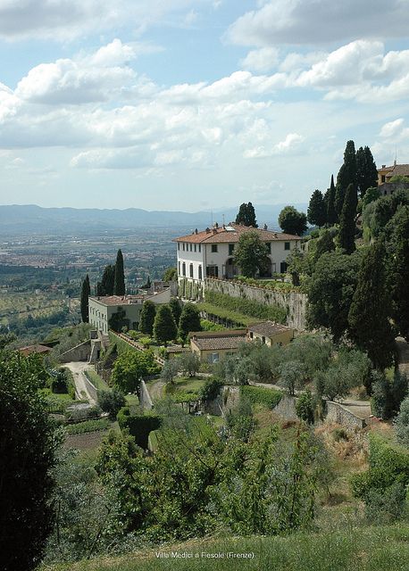 Villa Medici a Fiesole (Firenze) Villa Medici, Tuscan Landscaping, Toscana Italia, Italian Garden, Italian Villa, Visit Italy, Tuscany Italy, Florence Italy, Unesco World Heritage Site