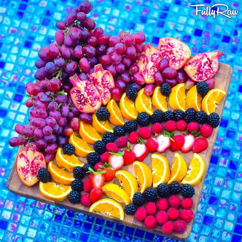 Fruit Platter Design Colorful Fruit Platter, Square Fruit Platter, Ramadan Fruit Platter, Fruit Rainbow Platter, Peace Sign Fruit Platter, Iftar Fruit Platter, Platter Design, Easy Fruit Dip, Fruit Dips