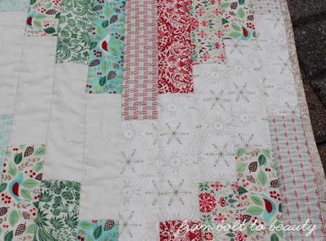 Christmas Quilts Ideas Free Pattern Jelly Rolls, Christmas Jelly Roll Quilt Patterns, Christmas Jellyroll Quilts Easy, Christmas Quilts Jelly Roll, Jelly Roll Quilt Patterns Free Easy, Christmas Jelly Roll Fabric, Jelly Roll Bags Totes, Ridiculously Easy Jelly Roll Quilt, Modern Quilting Tutorials