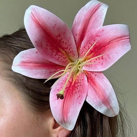 Operose Store on Instagram: "you guys asked for them & i made them !!   all new hair pieces available now on my website 🌸 there are so many florals to choose from such as anthuriums , orchids , hydrangeas , lilies & more 🌺  #summeraccessories #springaccessories #hairstyles #hairclips #clawclips #handmadehairclips #flowers #florals" Orchid Hair Clip, Lily Hair Clip, Pink Lily Flower, Flower Hairpin, Lagoona Blue, Stargazer Lily, Spring Accessories, Flower Hair Pin, Flower Clip