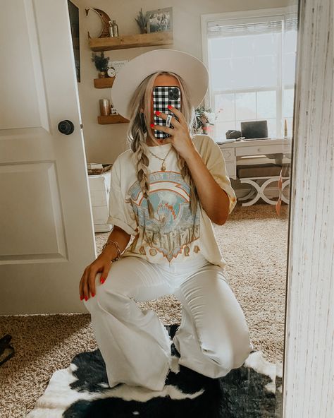 Fedora Concert Outfit, Flat Brim Hat Outfit Western, Flat Brim Hat Outfit, Brim Hat Outfit, Ocean Alley, Fedora Outfit, What To Wear Tomorrow, Oversized Band Tee, School Ootd