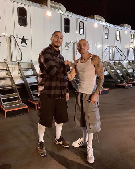 Cesar A. Garcia auf Instagram: „G'morning #Instafam 🙌🏽 I just want to wish you all a firme Friday!💪🏽 Here's a #OnSet #BehindTheScenes #Flashback of me & the homie #BigSpooky…“ Chicano Clothing, Gangster Style, Estilo Cholo, Chicana Style, Latino Men, Body Drawing Tutorial, Custom Nike, Guys Clothing Styles, Manifestation Board