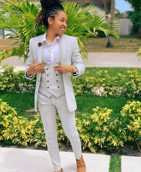 Lesbian Maid Of Honor Suit, Black Lesbian Wedding Outfits Suits, Lesbian Stud Wedding Outfits, Girl Best Man Outfit Wedding, Lesbian Wedding Suits For Women, Lesbian Couple Wedding Outfits Guest, Masc Female Wedding Outfits, Stud Suits For Prom, Studs In Suits Black