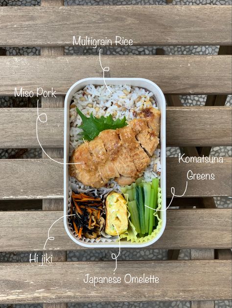 Asian Lunch Box, Korean Lunch Box Aesthetic, Korean Bento, Korean Bento Box Lunches, Korean Lunch Box Ideas, Bento Box Lunch Aesthetic, Japanese Bento Box Recipes, Lunch Box Aesthetic, Bento Box Lunch Ideas