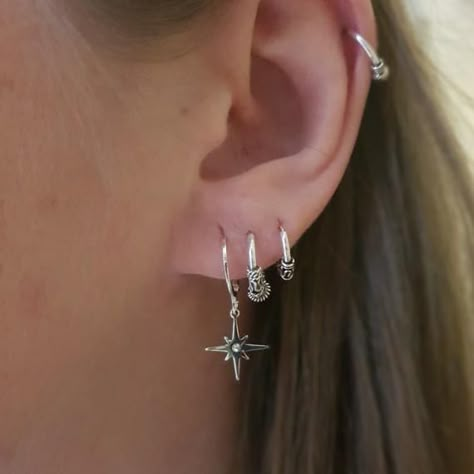 Ušný Piercing, Cool Ear Piercings, Pretty Ear Piercings, Cool Piercings, Cute Ear Piercings, Dope Jewelry, Funky Jewelry, Girly Jewelry, Stunning Jewellery