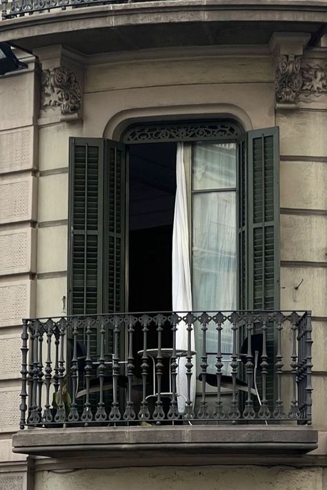 where to go in paris where to have a drink inspirational pretty buildings Paris Window Aesthetic, Parisian House Exterior, Parisian Exterior, British Colonial Interior Design, Parisian Apartment Aesthetic, Parisian Windows, Parisian Balcony, Balcony Exterior, Textiles Gcse