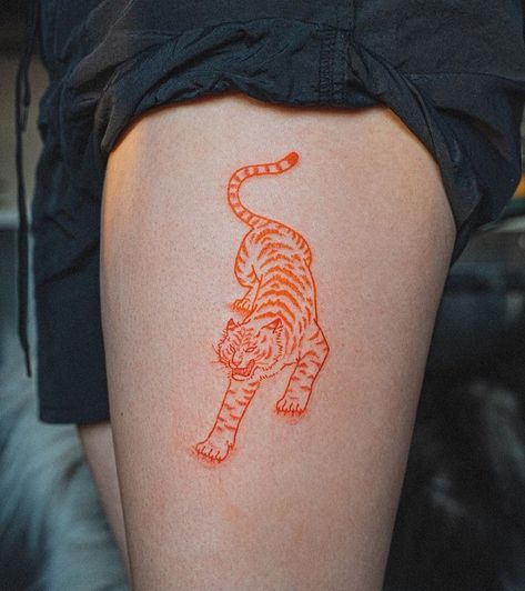 Ignorant tattoos on Instagram: “Love this orange tiger by @bongkee_ . . . . . . . . . . . #legtattoos #tigertattoo #orangetattoo #thightattoo #tigertattoos #colortattoos…” Zelda Tattoo, Tattoo Beautiful, Men Tattoo, Applied Art, Cute Little Tattoos, Tattoo Women, Beautiful Tattoo, Tattoo Girl, Girl Tattoo