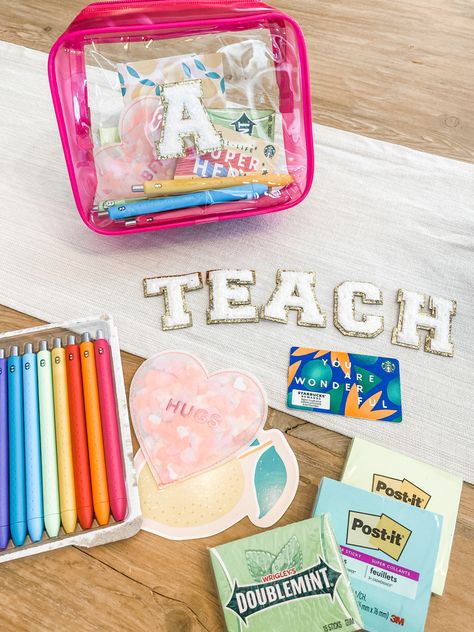 Teacher Gifts Beginning Of Year, Teacher Leader, Cameo Crafts, Preschool Teacher Gifts, Silhouette Cameo Crafts, Beginning Of Year, Teachers Gifts, Gift Suggestions, Gifting Ideas