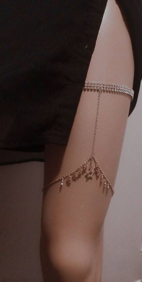 Body Chain Pierna, Body Chains Jewelry, Body Chain Aesthetic, Piercings Corps, Thigh Jewelry, Gaun Koktail, Thigh Chain, Girly Accessories, Jewelry Fashion Trends