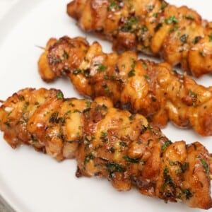 Air Fryer Chicken Skewers - CJ Eats Recipes Chicken Thigh Skewers Air Fryer, Airfryer Chicken Skewers, Cj Eats Recipes, Chicken Skewers In Air Fryer, Skewers Air Fryer, Cj Eats, Air Fryer Chicken Thighs, Garlic Herb Butter, Bamboo Skewers