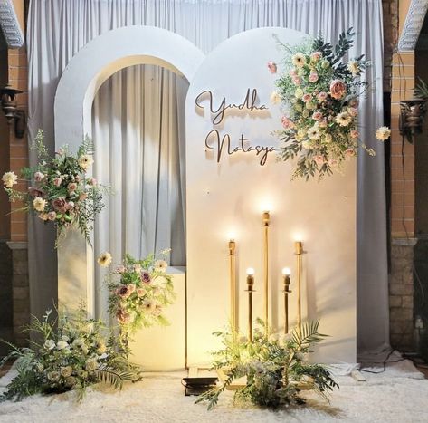 Enggament Decoration Simple, Dekor Tunangan Simple, Decor Lamaran Simple, Backdrop Lamaran Simple, Dekor Engagement Simple, Backdrop Engagement Simple, Gold Wedding Reception Tables, Backdrop Lamaran, Dekor Lamaran