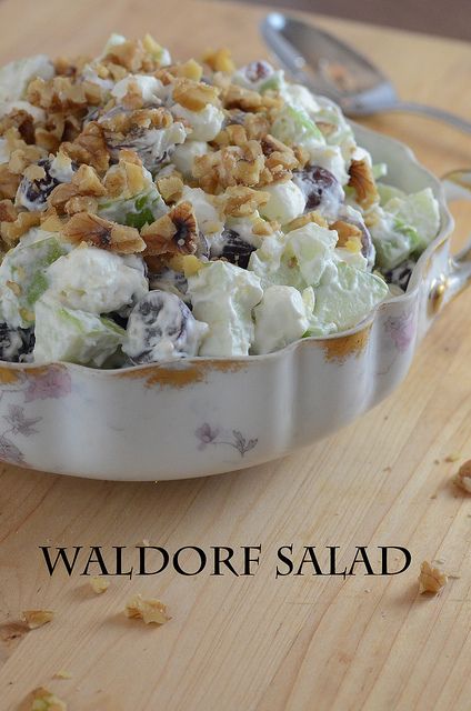 Waldorf Salad - I've never made this but I've had it many times and it's usually… Mayonnaise Dressing, Waldorf Salad Recipe, Waldorf Salad, Salad Fruit, Dessert Salads, Fresh Apples, Cool Whip, Fruit Recipes, Summer Salads