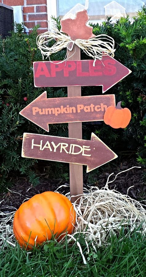 Fall Decor Fall Yard Stake Wooden Directional by MommyMelmadeit, $40.00 Wood Lawn Ornaments, Pumpkin Patch Signs Rustic, Fall Pallets, Fall Yard Decor, Fall Wood Crafts, Fall Decor Diy Crafts, Halloween Crafts Decorations, Fall Outdoor Decor, Fall Signs