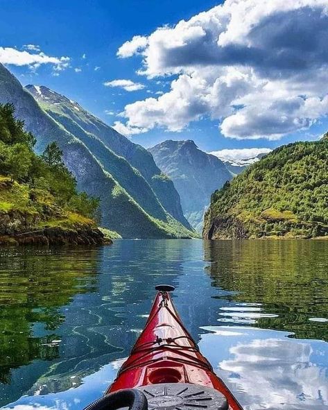 White Water Kayak, Best Vacation Destinations, Kayak Trip, Sea Kayaking, Canoe And Kayak, Best Vacations, Hiking Trip, Travel Lifestyle, Vacation Destinations