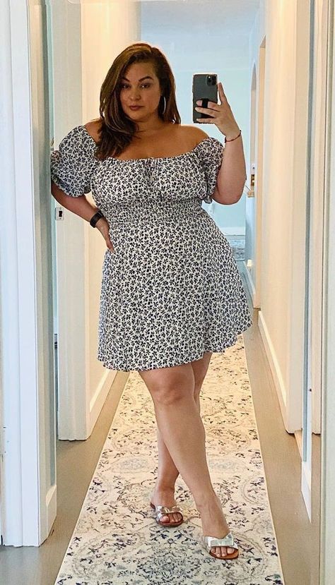 Plus Size Summer Dress Plus Size Summer Outfits Curvy Fashionista, Plus-koon Muoti, Curvy Fashion Summer, Summer Outfits Curvy, Plus Size Summer Dresses, Plus Size Summer Outfits, Curvy Fashionista, Summer Outfits For Moms, Plus Size Summer Outfit