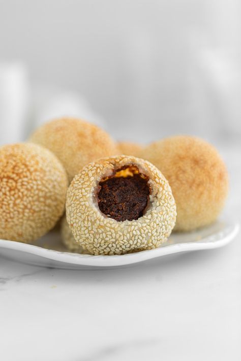 Air Fried Sesame Balls - Buchi Recipe, Asian Inspired Desserts, Red Bean Dessert, Shrimp Avocado Salad Recipe, Crunchy Rice, Cooking Easy Recipes, Sesame Balls, Homemade Chinese Food, Sweet Red Bean