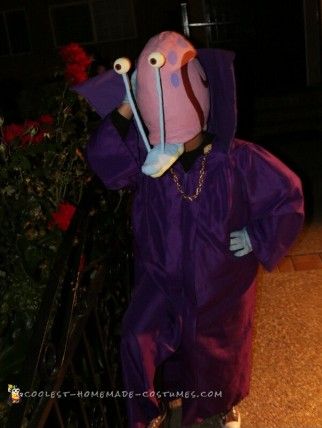 Super-Original Homemade Gary the Snail Costume Dream Gary Costume, Spongebob Wizard Costume, Gary Spongebob Costume, Snail Costume Diy, Gary The Snail Costume, Gary Costume, Spongebob Rave, Gary The Snail From Spongebob, Snail Diy