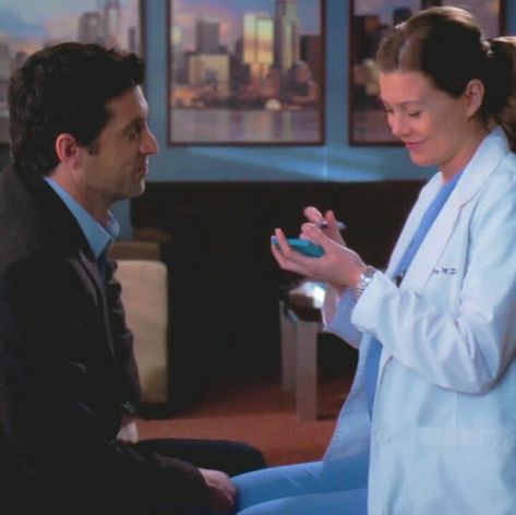 Derek Shepherd Aesthetic, Ellen Pompeo Patrick Dempsey, Grey's Anatomy Wallpaper Iphone, Dr Mcdreamy, Greys Anatomy Derek, Greys Anatomy Couples, Greys Anatomy Facts, Meredith And Derek, Lexie Grey