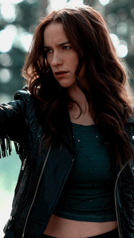 wynonna earp like or reblog if you save Winona Earp, Wynona Earp, Wynnona Earp, Hot Characters, Melanie Scrofano, Waverly And Nicole, Waverly Earp, Badass Outfit, Wynonna Earp