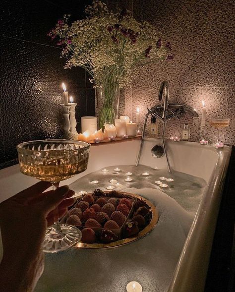 Classy Vision Board, Chocolate Bath, Luxe Life, Classy Aesthetic, Dream Lifestyle, Night Aesthetic, Rich Girl, Luxury Life, Luxury Lifestyle