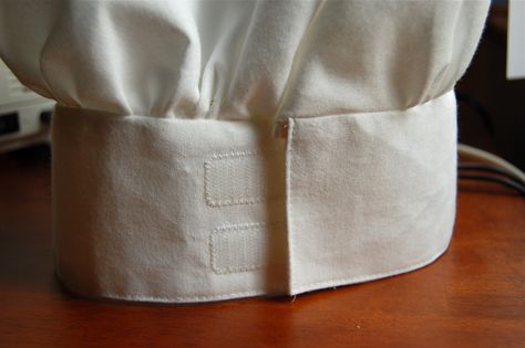 ikat bag: How to Make an Adjustable Chef's Hat for Kids Child Apron Pattern, Chef Hats For Kids, Apron Pattern Free, Chef Costume, Pola Topi, Kid Chef, Ikat Bag, Chef Hats, Hat For Kids