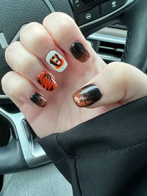 Bengal Nails Cincinnati, Bengals Nails Football, Bengals Nails Designs, Cincinnati Bengals Nails, Bengals Nails, Cincinatti Bengals, Football Wedding, Football Nails, Bengals Football