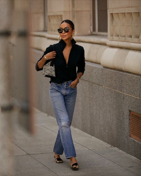 Easy way to elevate a casual look! – Sincerely Jules Outfit Jeans, Mode Casual, Classy Casual Outfits, Classy Casual, Casual Chic Style, Looks Style, Mode Inspiration, Denim Outfit, Elevate Your Style