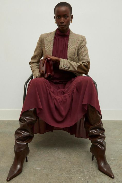 Burgundy Gown, Chic Fall Fashion, Fall 2023 Ready To Wear, 2023 Ready To Wear Collection, Fall 23, Calf Length Skirts, 2023 Ready To Wear, Shearling Vest, Derek Lam 10 Crosby