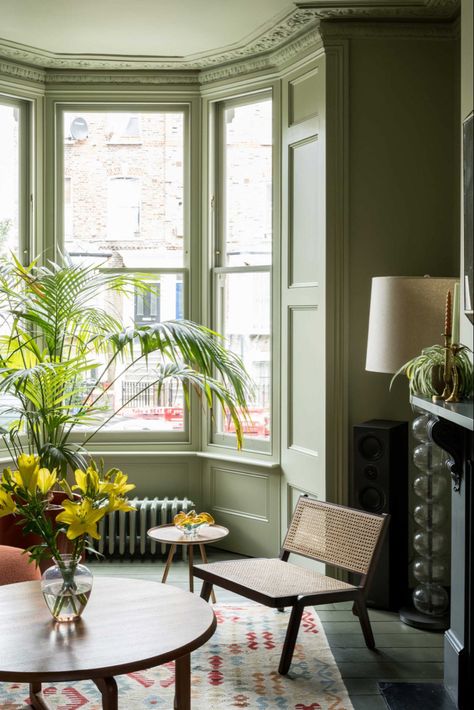 Green Bay window Dark Green Sunroom, Terrace Interior, Victorian Living Room, House In London, Van Der Straeten, 1920s House, Bow Window, Green Flooring, Modern Victorian