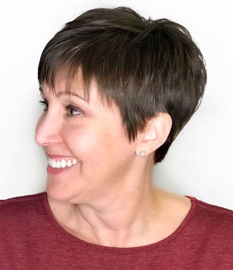 50 Best Short Haircuts and Top Short Hair Ideas for 2020 - Hair Adviser Short Brunette, Edgy Short Haircuts, Brunette Pixie, Sassy Haircuts, Tapered Hair, Hairstyles Pictures, Hair Adviser, Cute Short Haircuts, Short Hair Trends