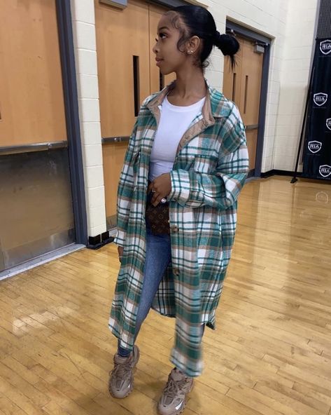 Plaid Jacket Outfit Black Women, Jacket Outfit Black Women, Oversized Flannel Outfits, Plaid Jacket Outfit, Outfits For Black Women, Plaid Outfit, Outfit Black Women, Everyday Fits, Teaching Outfits