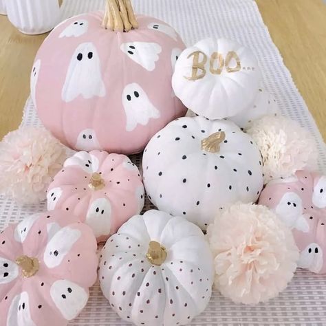 Spooky Pumpkin Carving Ideas, Cute Painted Pumpkin Ideas, Pumpkin Painting Party, Halloween Torte, Halloween Pumpkin Crafts, Halloween First Birthday, Home Decor Ideas Kitchen, Creative Pumpkin Painting, Cute Pumpkin Carving