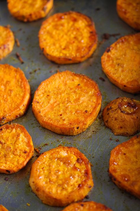 Baked Sliced Sweet Potatoes, Sweet Potato Slices In Oven, Sliced Sweet Potatoes, Roasted Sliced Sweet Potatoes, Sliced Sweet Potatoes In The Oven, Baking Sweet Potatoes In Oven, Sweet Potato Slices Baked, Sweet Potato Medallions, Sweet Potato Rounds