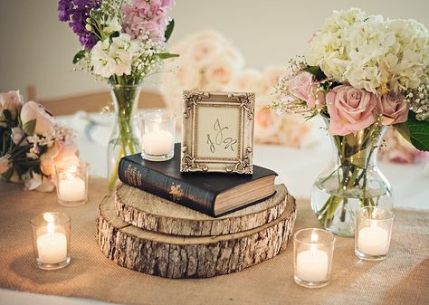 Christian Fall Centerpieces, Pastor Anniversary Centerpieces, Bible Centerpiece Ideas, Bible Centerpieces, Christian Centerpieces, Literary Centerpieces, Pastor Appreciation Ideas Decoration, Book Wedding Centerpieces, Pastor Retirement