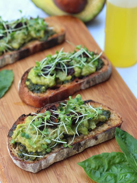 Pesto Sourdough, Pesto Toast, Sourdough Toast, High Fibre, Avocado Toast Recipe, Avocado Pesto, Smashed Avocado, Healthy Heart, Vegetarian Snacks