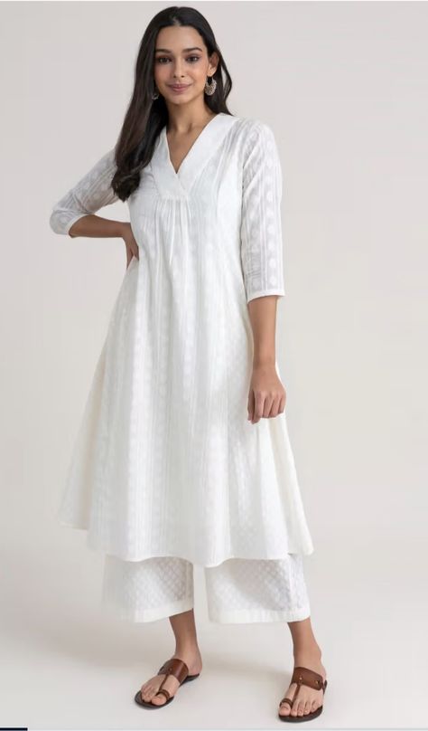 Plain White Kurti Designs Cotton, V Neck Kurti Designs Latest Cotton, Plain White Kurti Designs, White Kurta Styling, Court Attire, Plain Suits, White Kurti, Dress Designs For Stitching, New Dress Pattern