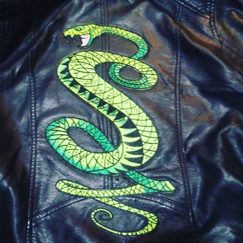 Tunnel Snakes patch attached to leather jacket Deuce Gorgon Aesthetic, Gorgon Aesthetic, Snake Leather Jacket, Butch Deloria, Powerpuff Buttercup, Aesthetic Monster High, Mh Aesthetic, Naruto High School, Aesthetic Monster