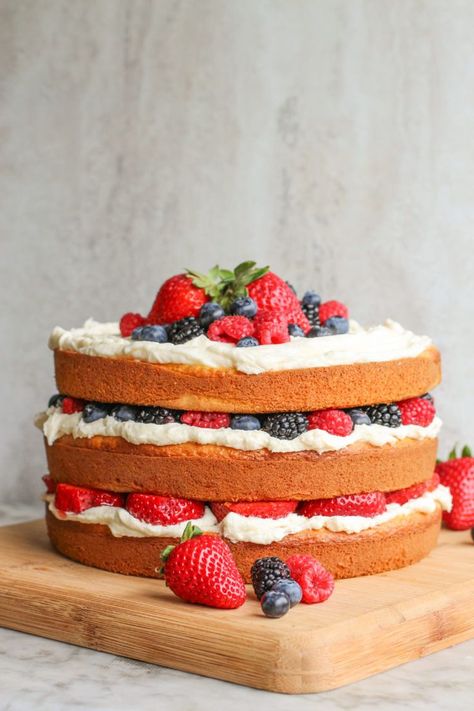 Berry Layer Cake, Berry Cake Recipe, Vanilla Buttercream Frosting, Bowl Cake, Berry Cake, Lemon Cream, Vanilla Buttercream, Savoury Cake, Girls Weekend