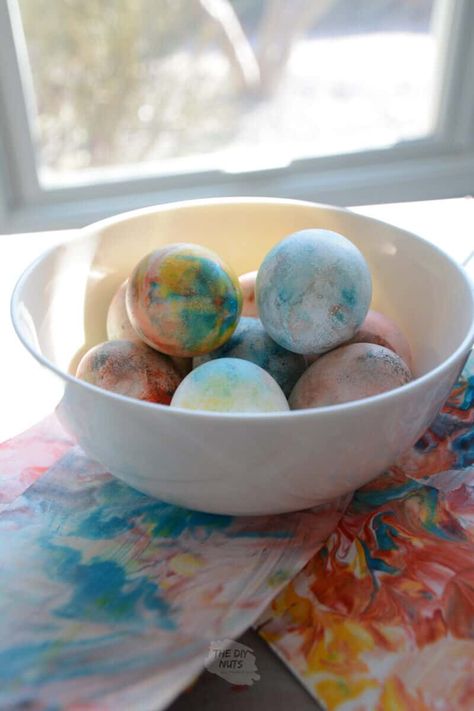 How To Dye Easter Eggs With Shaving Cream - The DIY Nuts Shaving Cream Easter Eggs, Easter Egg Projects, Marbleized Paper, Dye Easter Eggs, Creative Easter Eggs, Homemade Slime, Easter Egg Dye, Liquid Watercolor, Watercolor Projects