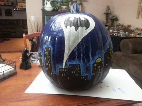 My Batman painted pumpkin. Painted pumpkin Batman Painted Pumpkin, Pumpkin Painting Ideas Batman, Batman Pumpkin Painting, Hollween Decor, Superman Pumpkin, Batman Pumpkin Carving, Batman Pumpkin, Halloween Door Decorations Classroom, Pumpkin Creations